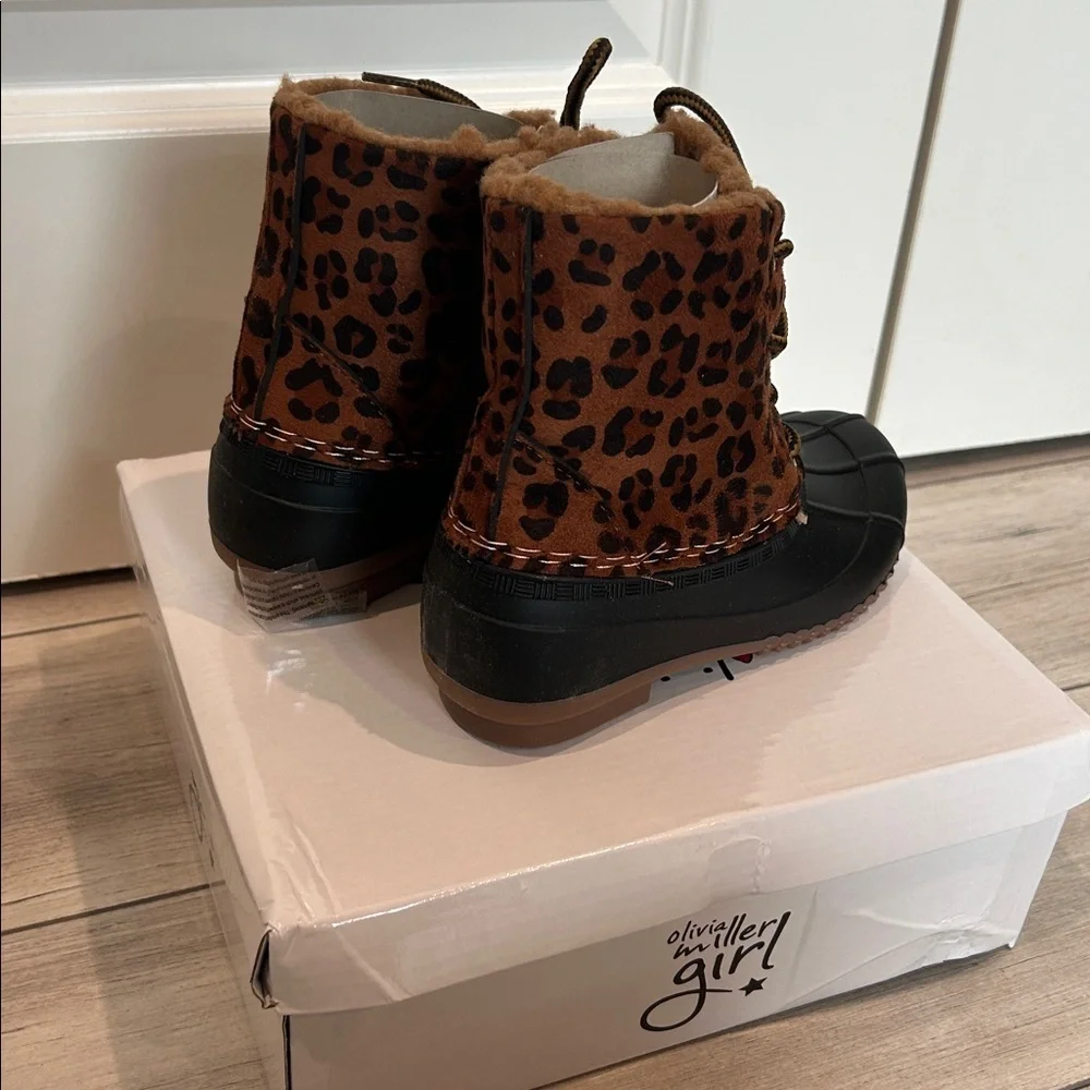 Olivia Miller Girl! Girls leopard print snow rain faux fur lined boots size 12